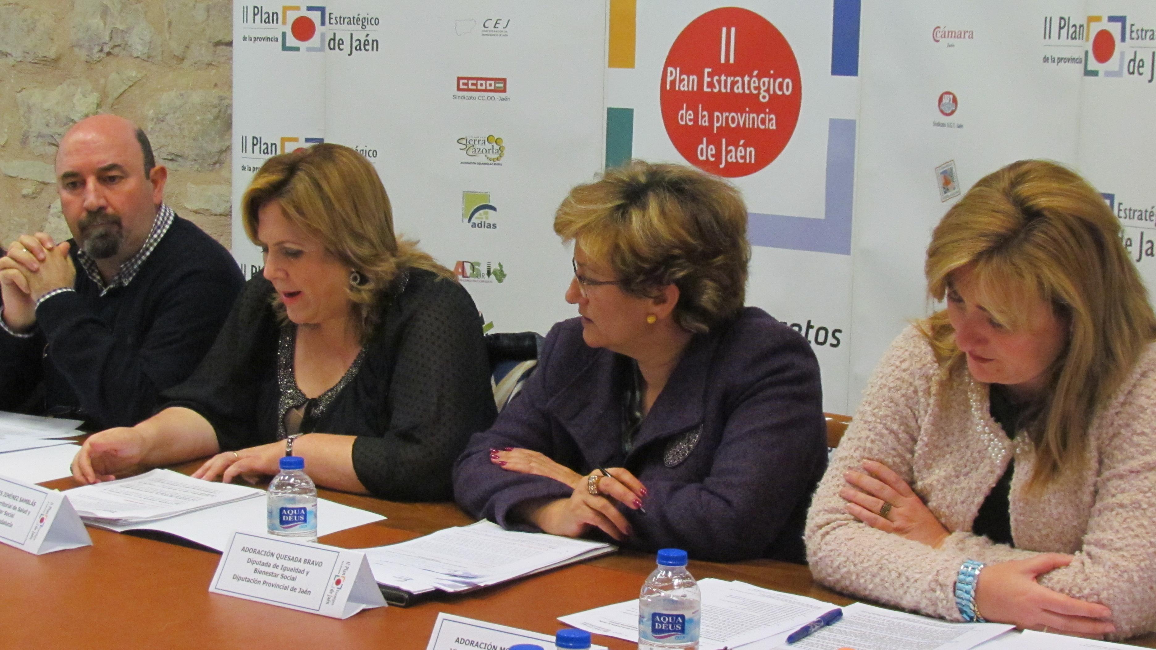 Intervención de Mª Ángeles Jiménez Samblás durante la reunión