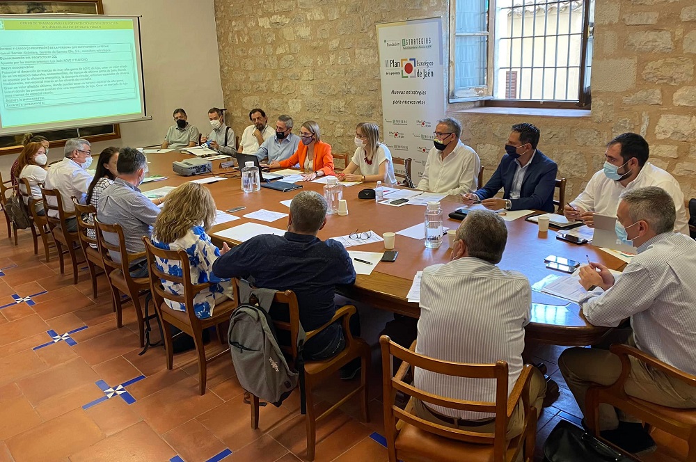El grupo de trabajo que aborda el uso del aceite de oliva virgen plantea veintitrés propuestas de proyectos estratégicos