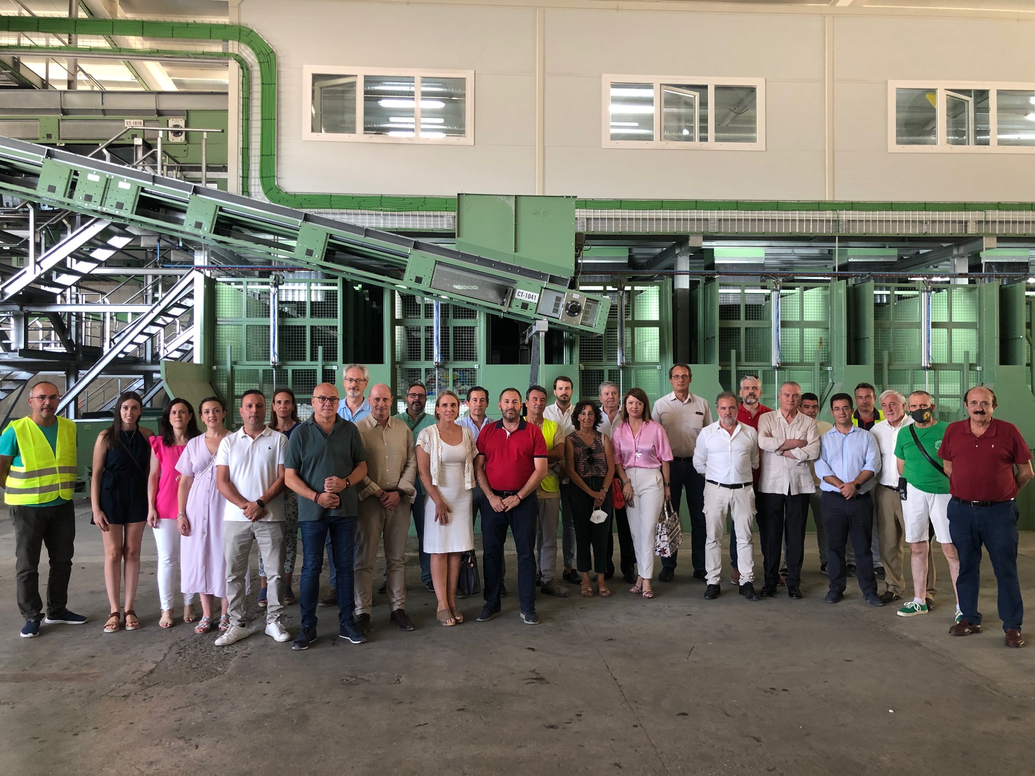 El “Grupo de Trabajo para la Economía Circular en la provincia de Jaén” visita la Planta de Selección y Clasificación de Envases y Papel-Cartón de Ibros